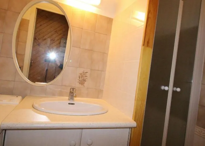 T2 Bis Au Pied Du Telecabine, Balcon, Garage, Centre-ville De Luchon - Fr-1-313-160 Bagnères-de-Luchon