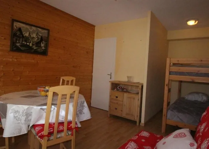 T2 Bis Au Pied Du Telecabine, Balcon, Garage, Centre-ville De Luchon - Fr-1-313-160 Apartment Bagnères-de-Luchon