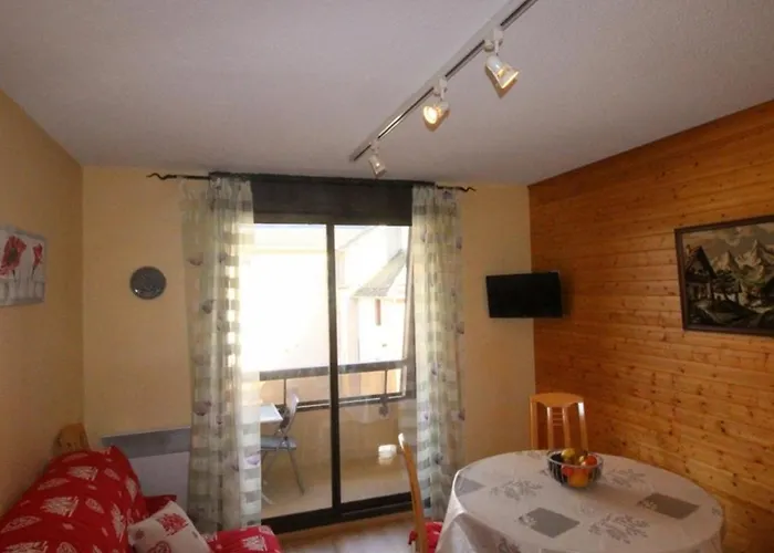 T2 Bis Au Pied Du Telecabine, Balcon, Garage, Centre-ville De Luchon - Fr-1-313-160